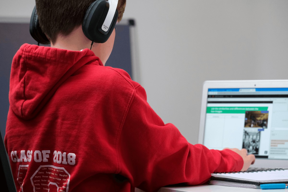 Student preparing for math competitions online